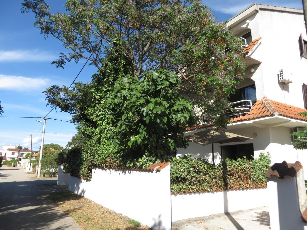 Apartments Amfa Biograd Na Moru Bagian luar foto