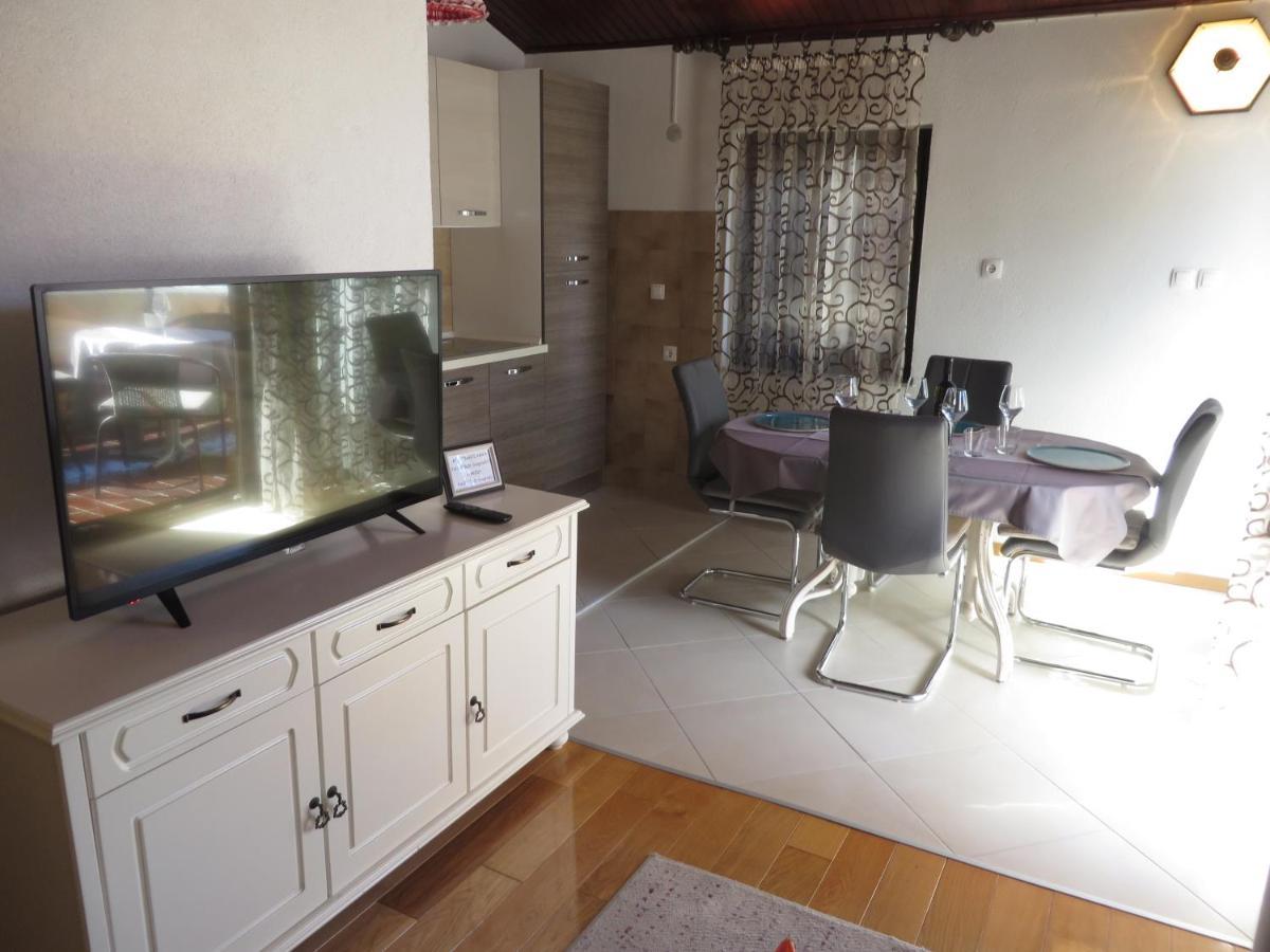 Apartments Amfa Biograd Na Moru Bagian luar foto