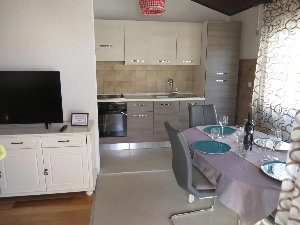 Apartments Amfa Biograd Na Moru Bagian luar foto