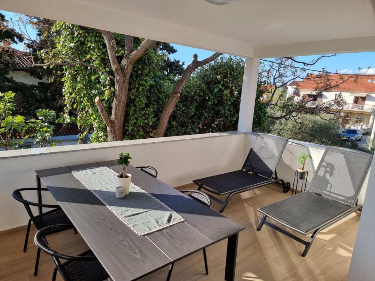 Apartments Amfa Biograd Na Moru Bagian luar foto