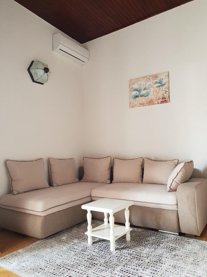 Apartments Amfa Biograd Na Moru Bagian luar foto